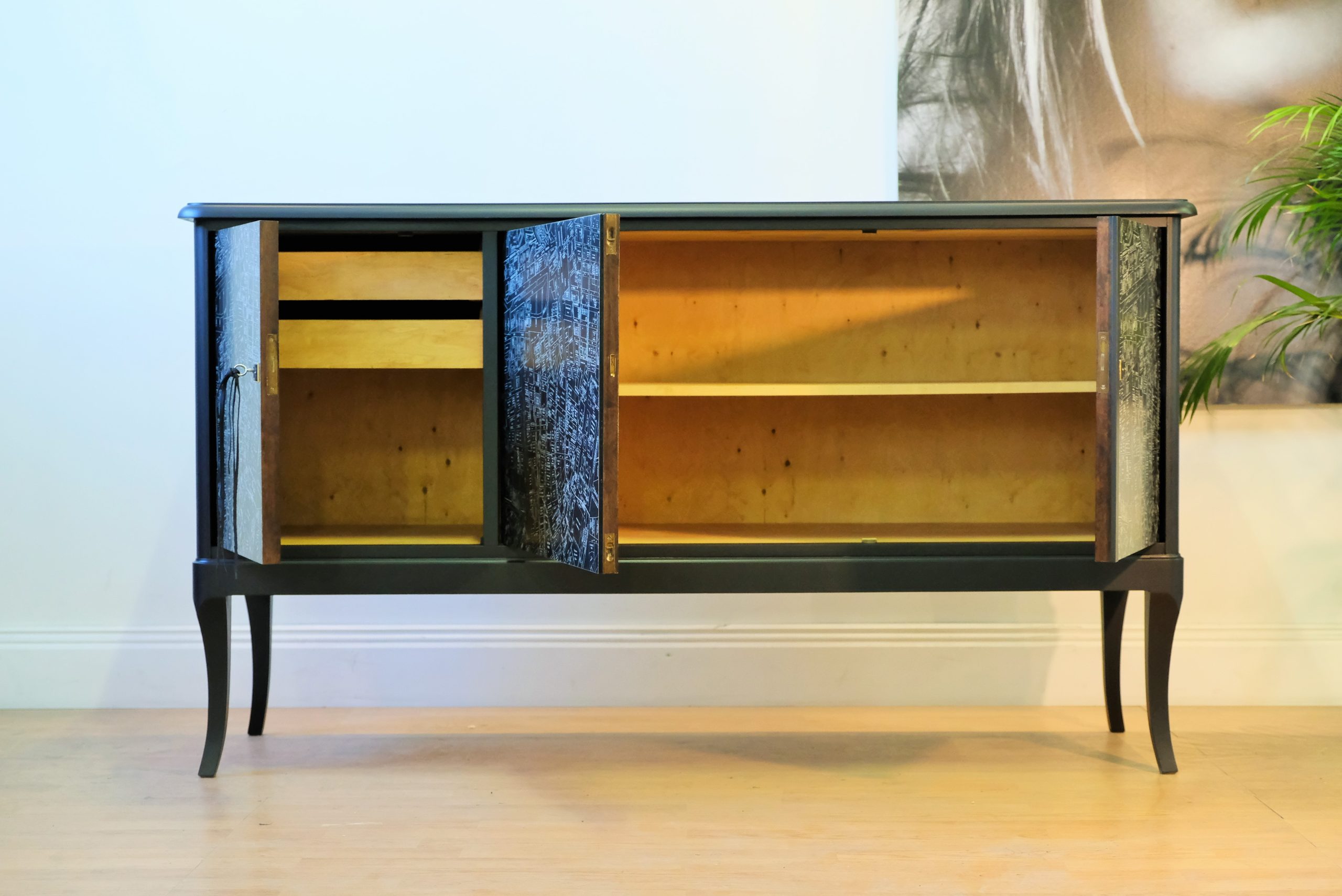 till-salu-sideboard-mint-condition-tribeca-pattern.3